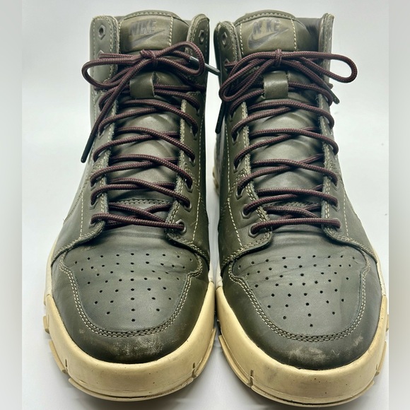 Nike Air Royaltna MD Premium QS - Picture 2 of 7